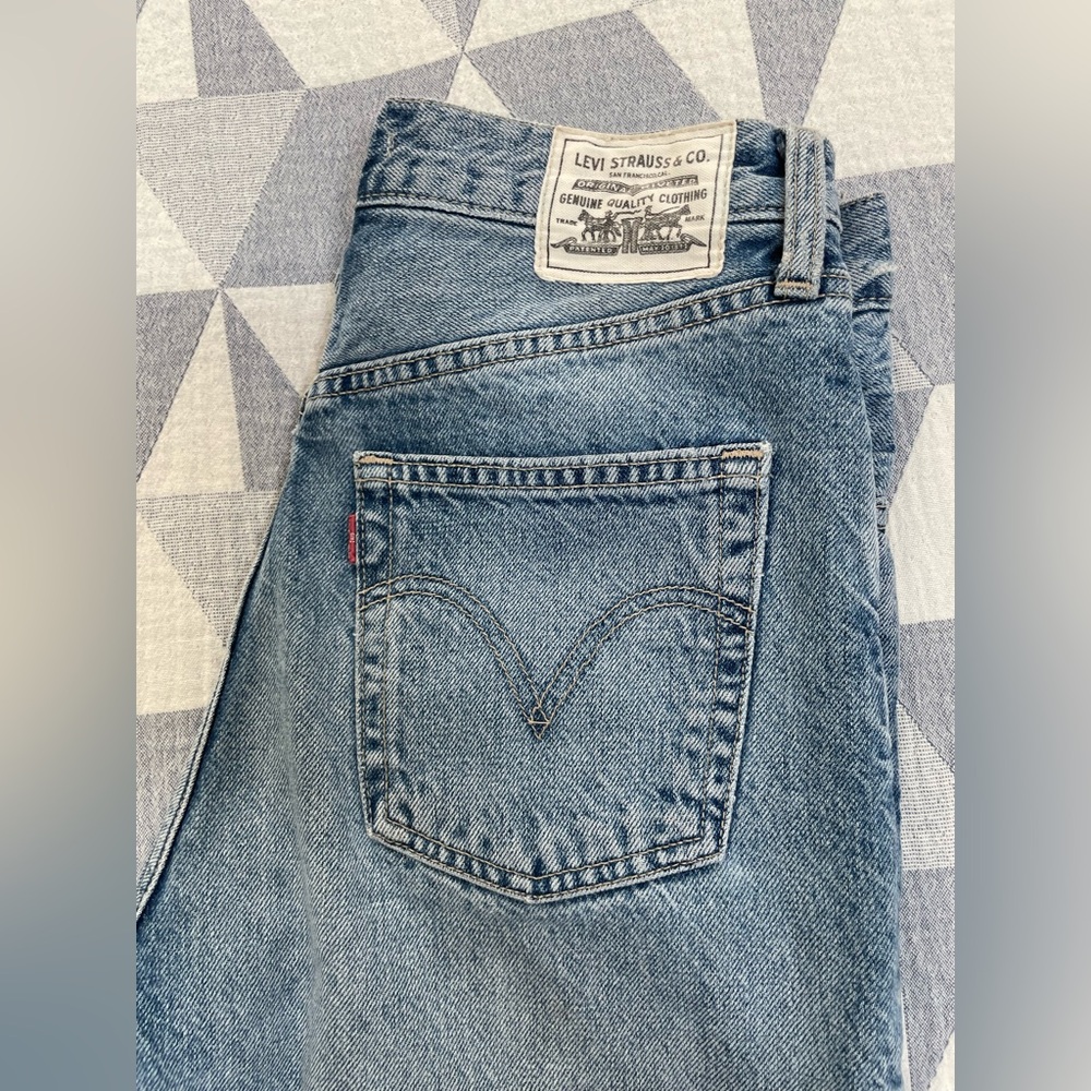Levi's Ribcage ankle straight raw hem